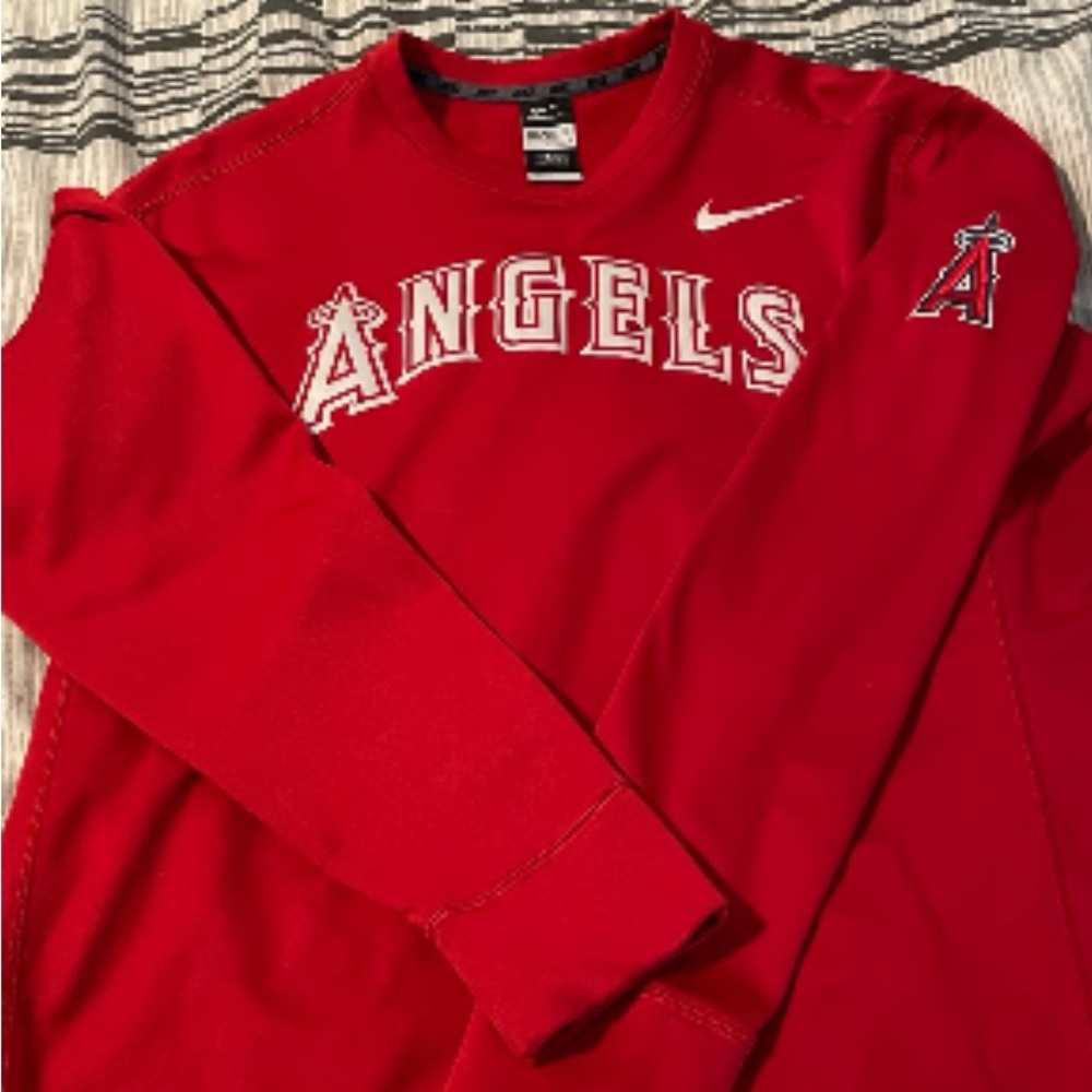Angels MLB Nike Therma- FIT MLB red sweater size large